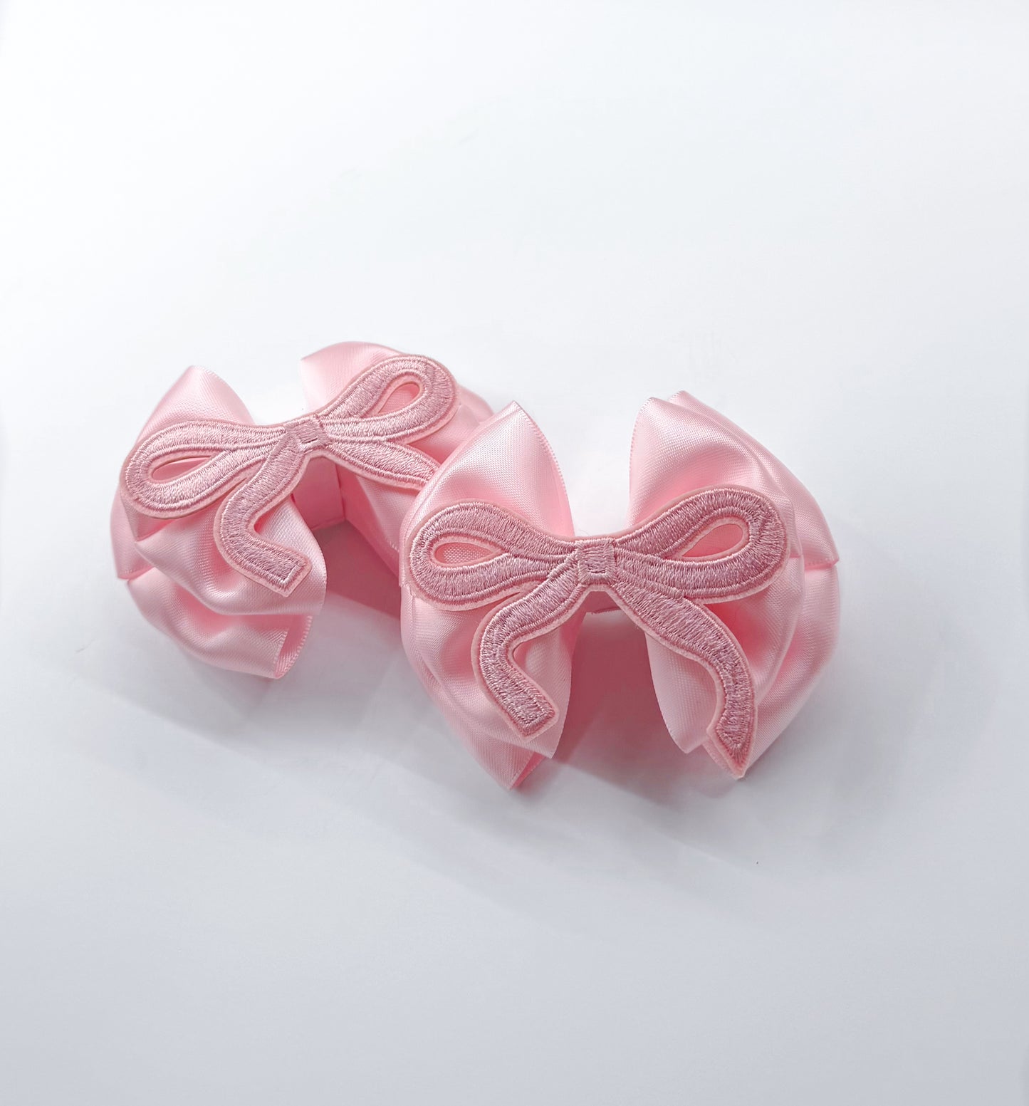 Double Layered Bow Piggies